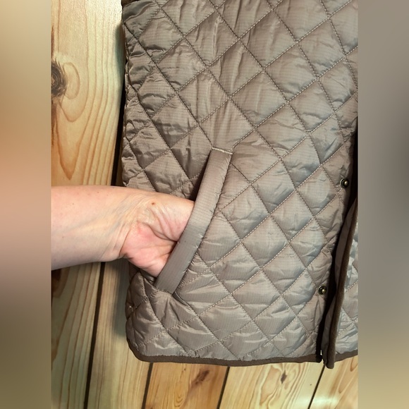 Southern Marsh Women’s Quilt Vest Burnt Taupe Size M Logo Full Zip Pockets Light - Picture 11 of 15